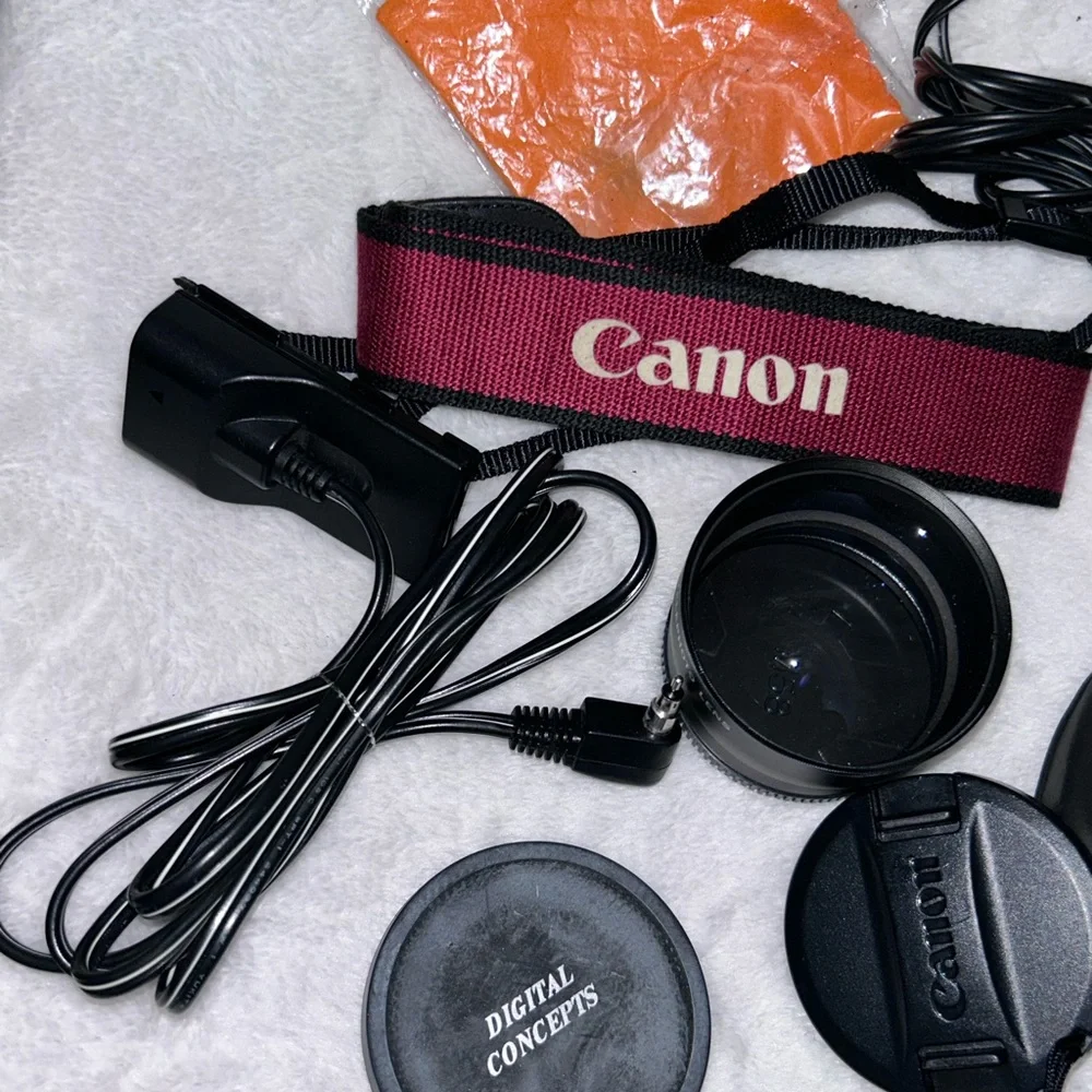 CANON DM-XM2 E - 3CCD DIGITAL VIDEO CAMCORDER XM2 PAL (TURNS ON) UNTESTED